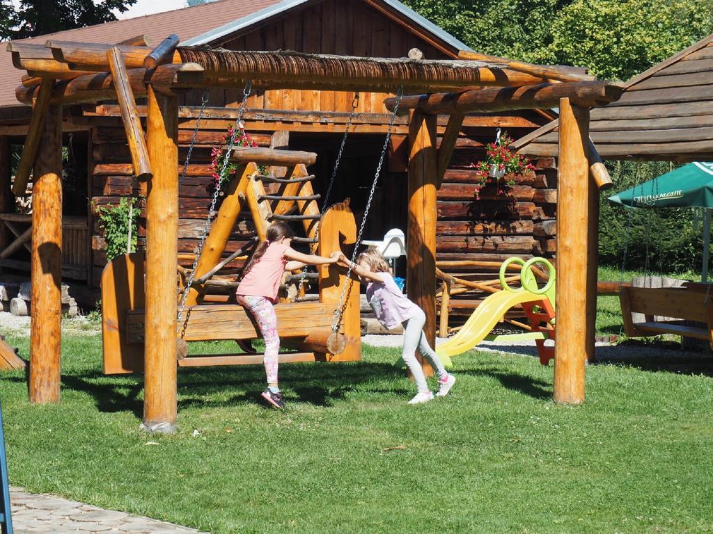 Gazdovsky Dvor B&B S Mini Wellness Bešeňová Екстериор снимка